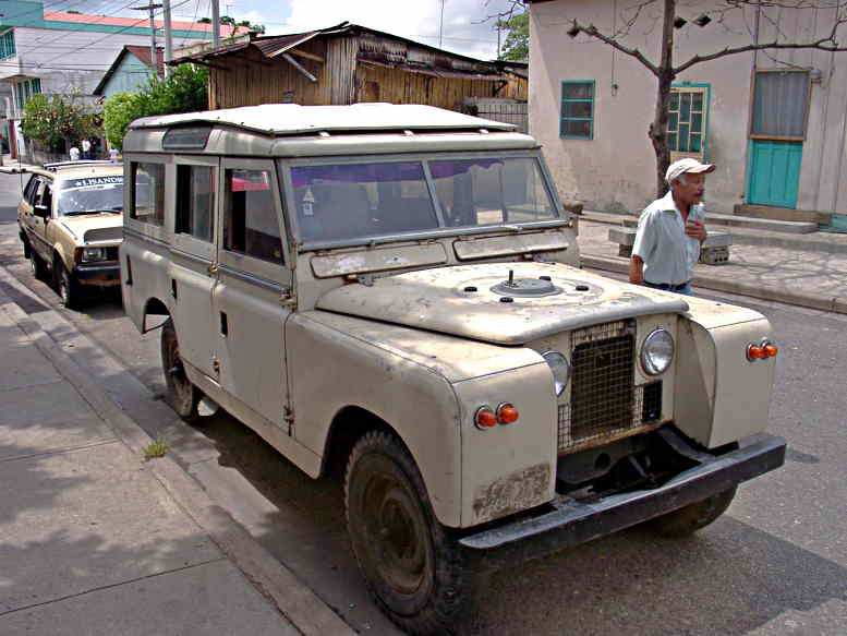 Land Rover 1